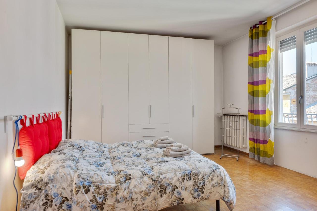 Oltretorrente Ampio Appartamento Con Balconi Парма Екстериор снимка